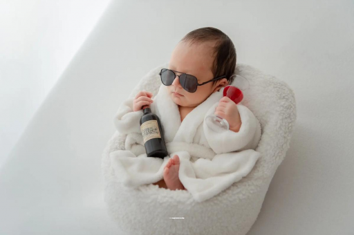 凤城宝宝总是吐奶怎么回事